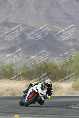 media/Oct-30-2025-Racers Edge (Thu) [[dabbdaf680]]/3-B Group/Session 5 (Turn 6)/